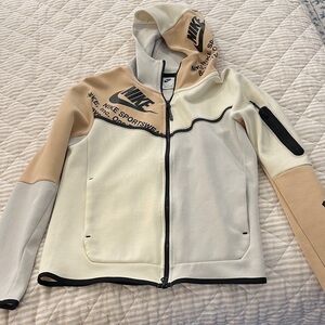 Nike Tech Men’s Utility Jacket in Cream and Tan